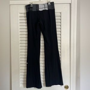 Lululemon size 8 reversible black flare pants